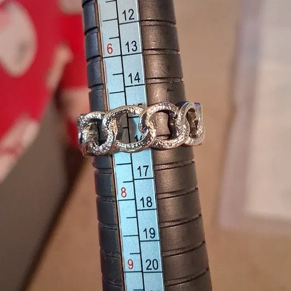 Elegant Silver Chain Link Ring - Picture 2 of 4